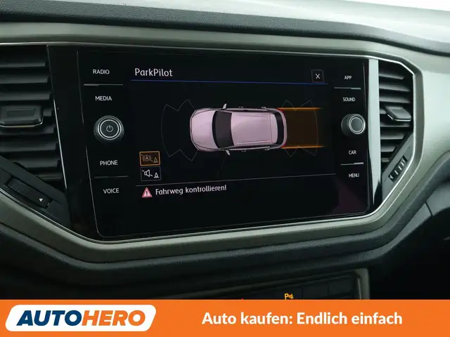 Volkswagen T-Roc view 22