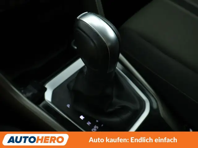 Volkswagen T-Roc view 26