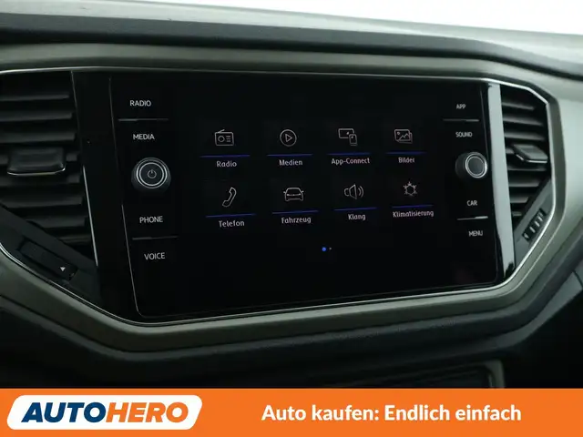 Volkswagen T-Roc view 24