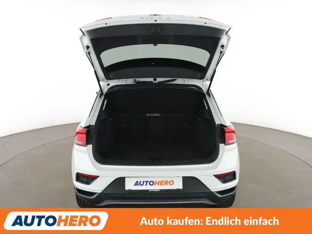 Volkswagen T-Roc view 16