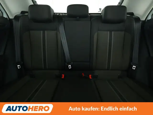 Volkswagen T-Roc view 15