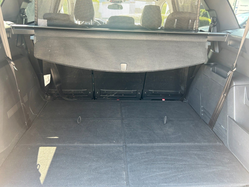 Peugeot 5008 GT — photo 11