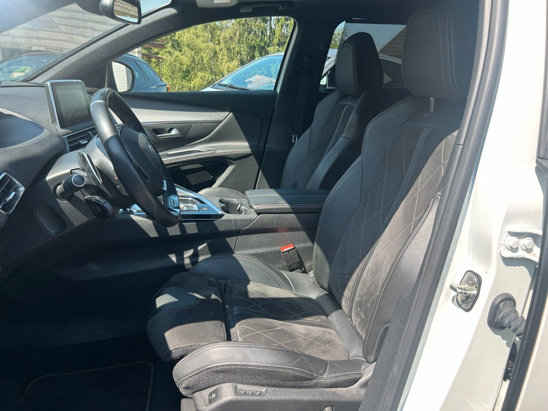 Peugeot 5008 GT — photo 9
