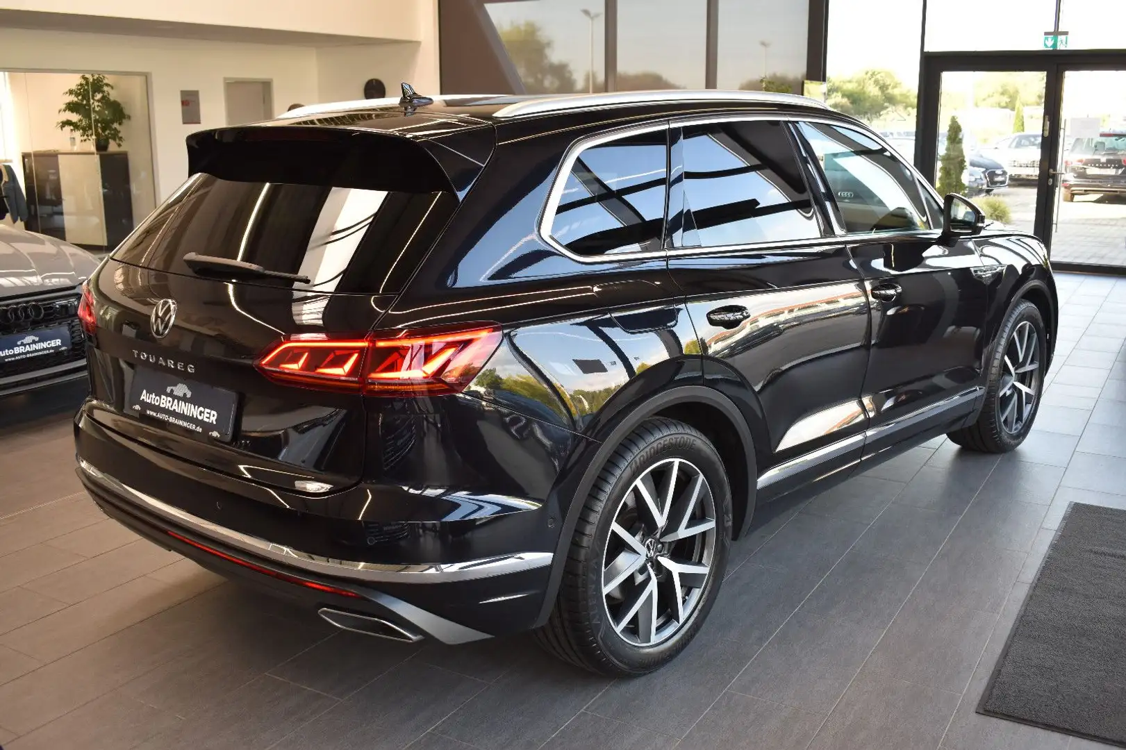 Volkswagen Touareg 3.0TDI 4Motion Elegance Matrix~VirtC~ACC Schwarz - 2