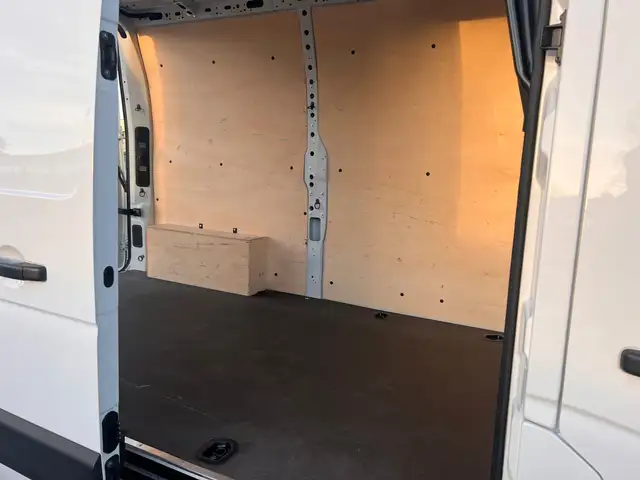 Renault Master view 13