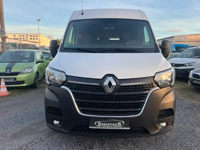 Renault Master view 2