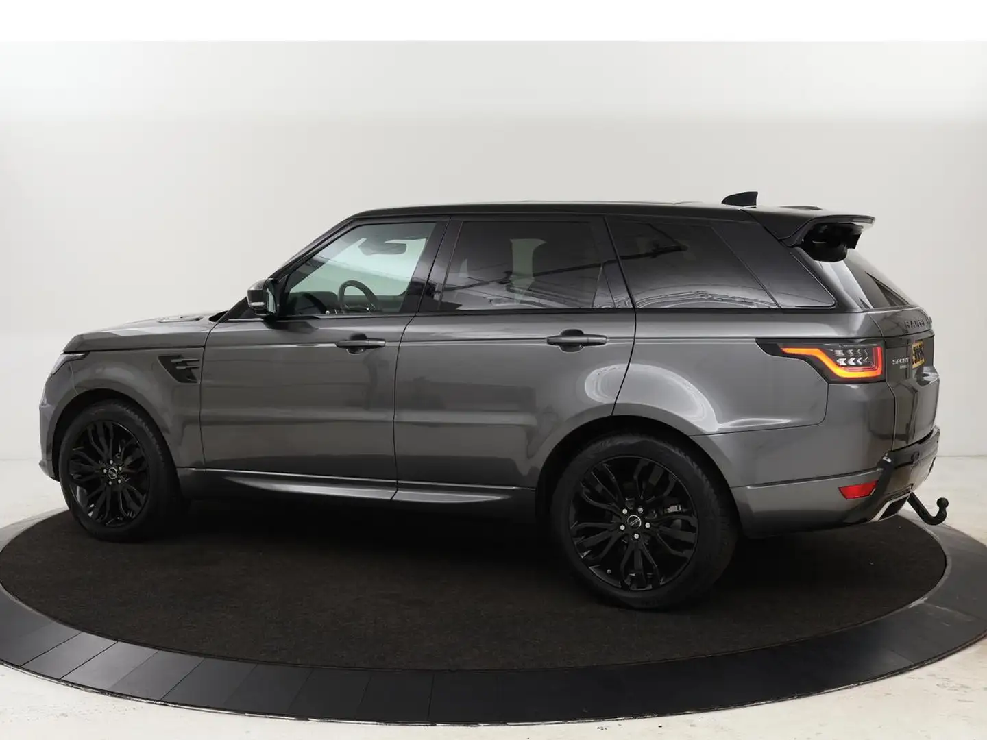 Land Rover Range Rover Sport 3.0 TDV6 HSE Dynamic | Panoramadak | Trekhaak | Le Grijs - 2