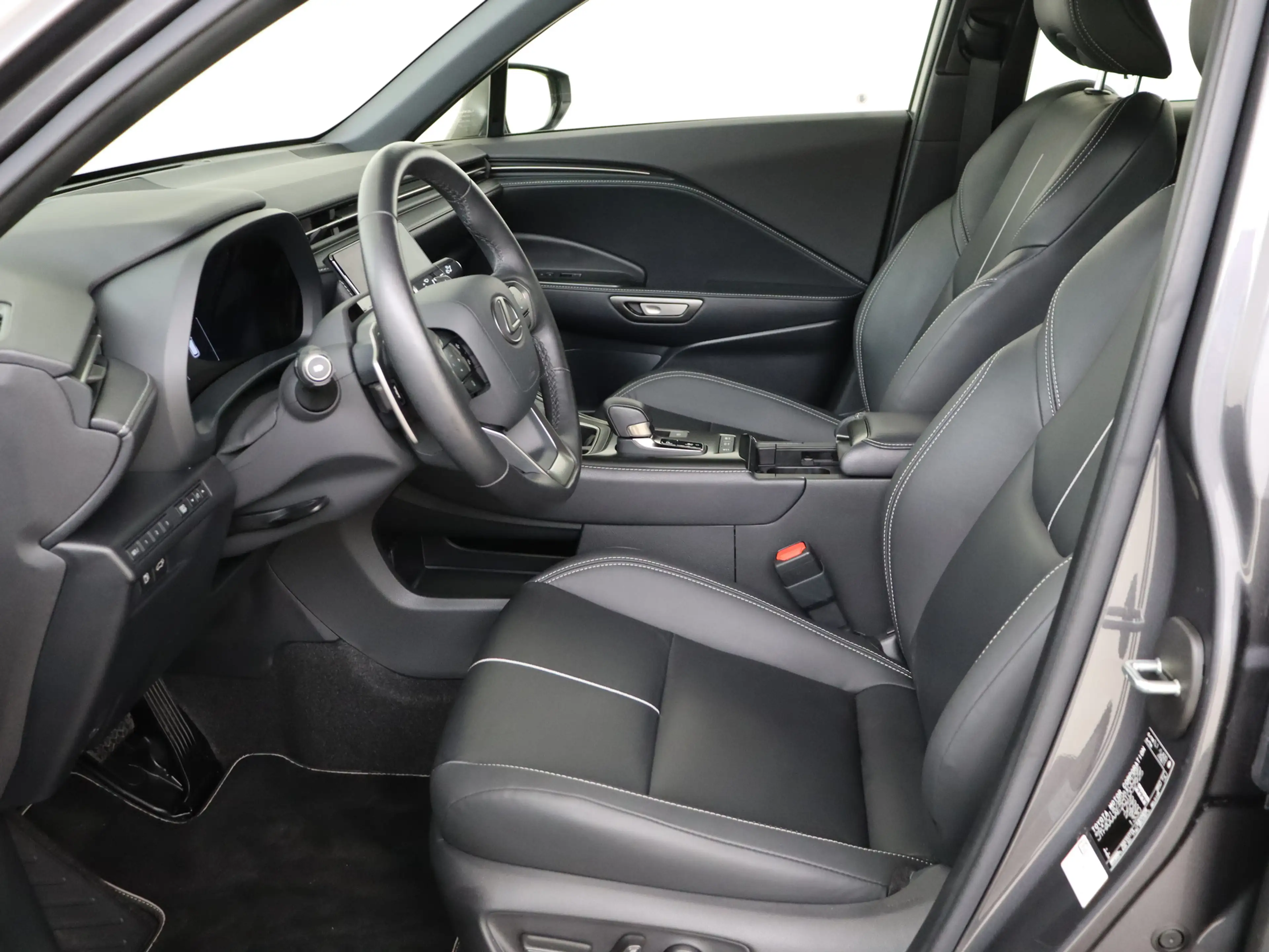 Lexus LBX Relax + Advanced Pakket | Mark Levinson | Bruin Le — photo 14