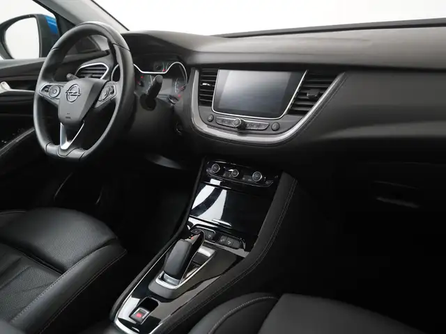Opel Grandland X view 2