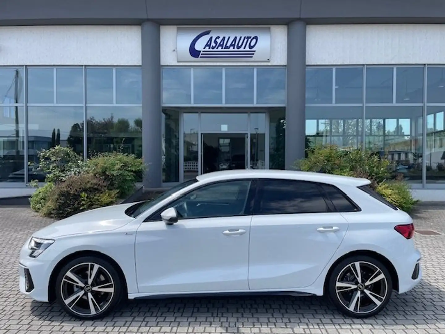 Audi A3 SPB Sportback 35 TFSI S tronic S Line mhev BLACK.P Wit - 1