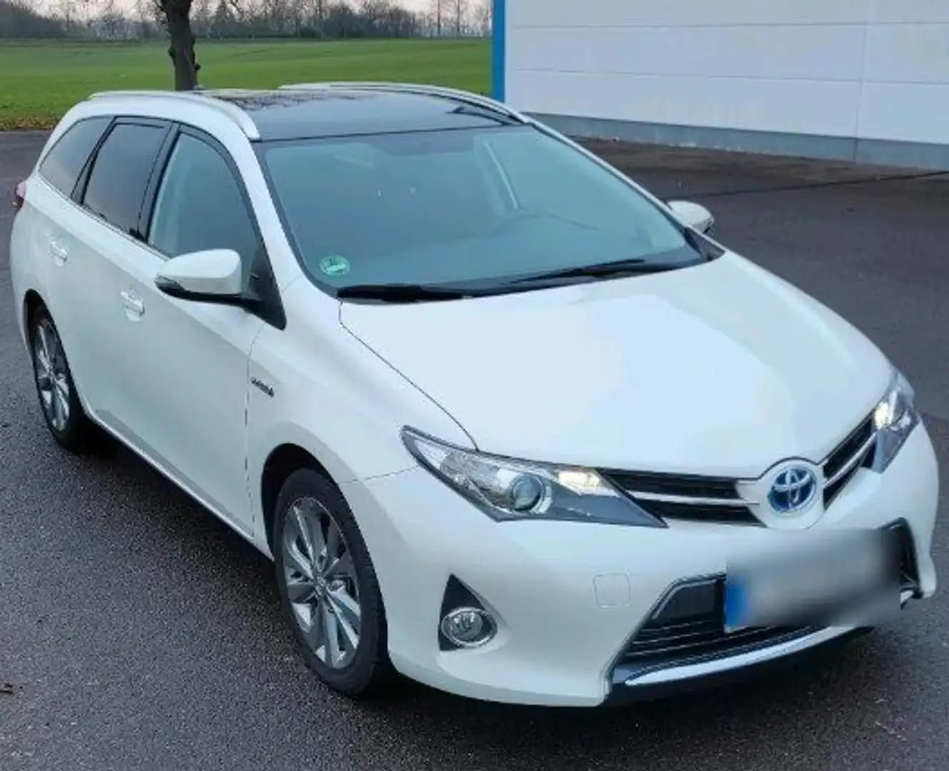 Toyota Auris Auris 1.8 VVT-i Hyb Autom. Touring Sport Life Plus Weiß - 1