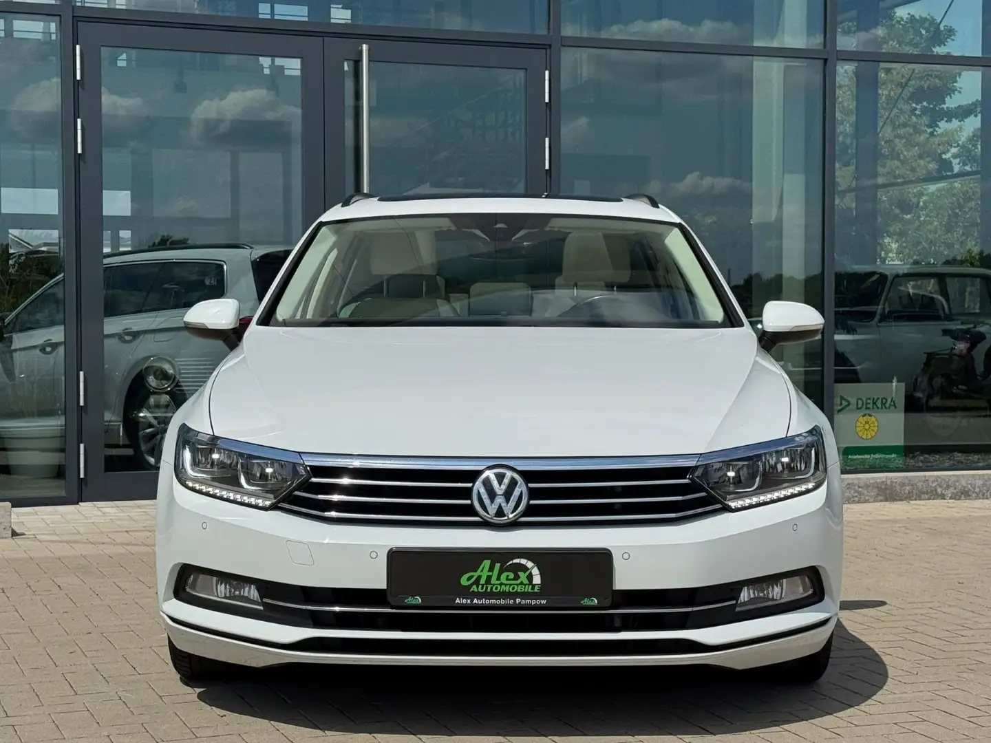 Volkswagen Passat Variant Passat 2.0 Variant Comfortline BMT Automatik Weiß - 2