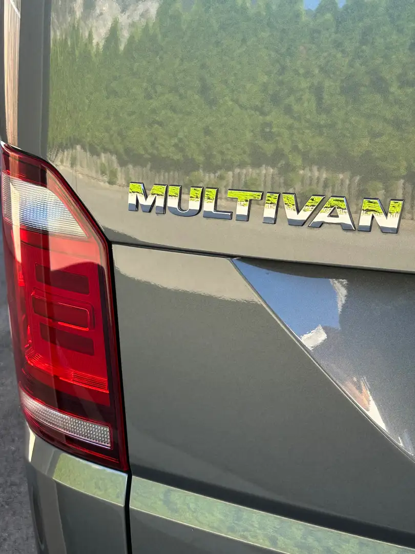 Volkswagen T6 Multivan Multivan Edition 2,0 TDI 4Motion DSG Edition Grey - 2