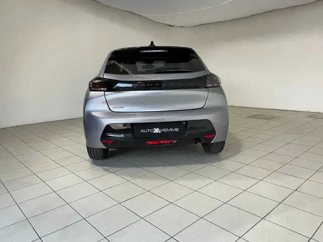 Peugeot 208 view 4