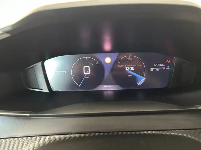 Peugeot 208 view 7
