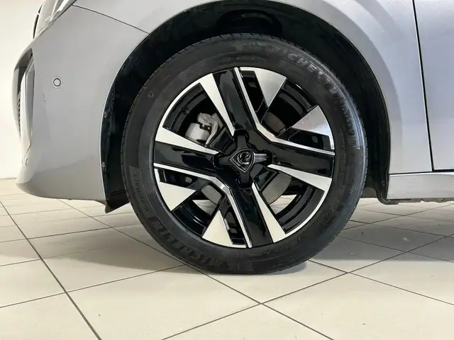 Peugeot 208 view 6