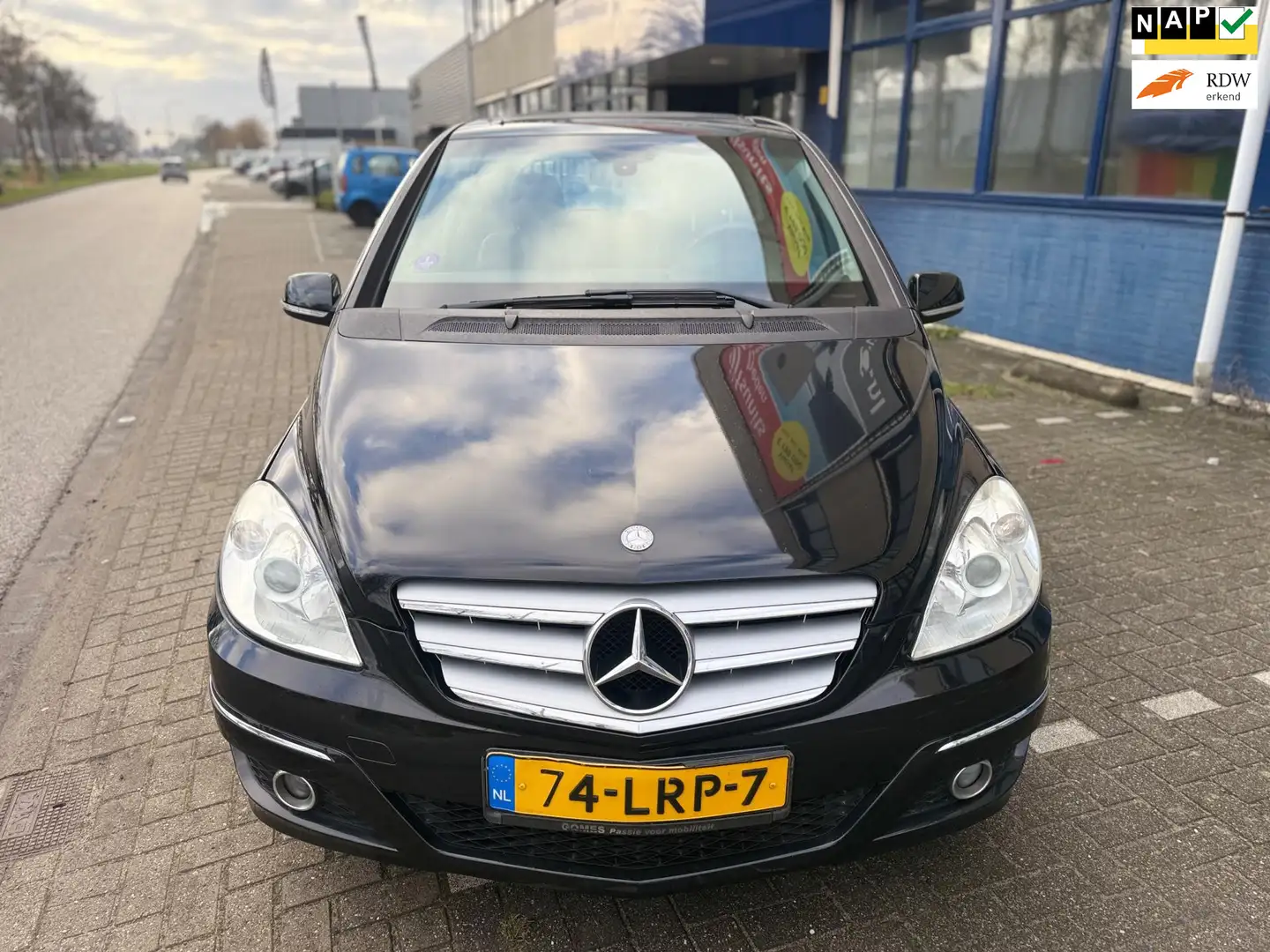 Mercedes-Benz B 180 BlueEFFICIENCY Business CLass Schwarz - 1