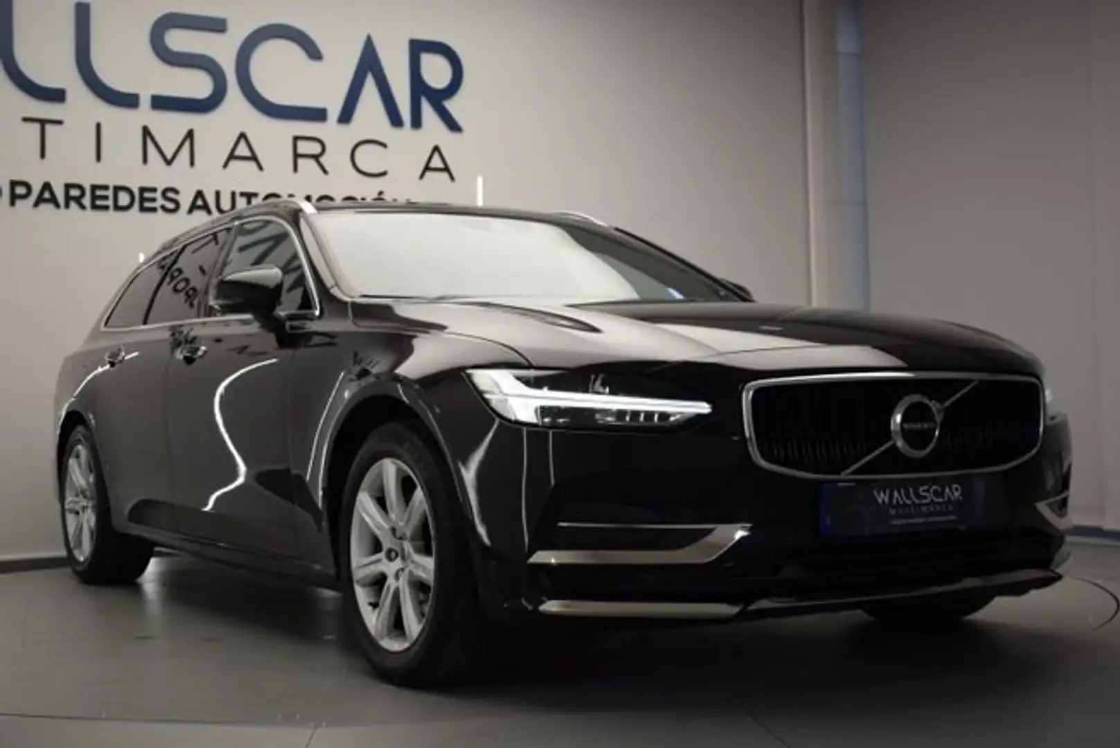 Volvo V90 D3 Momentum 150 Negro - 2