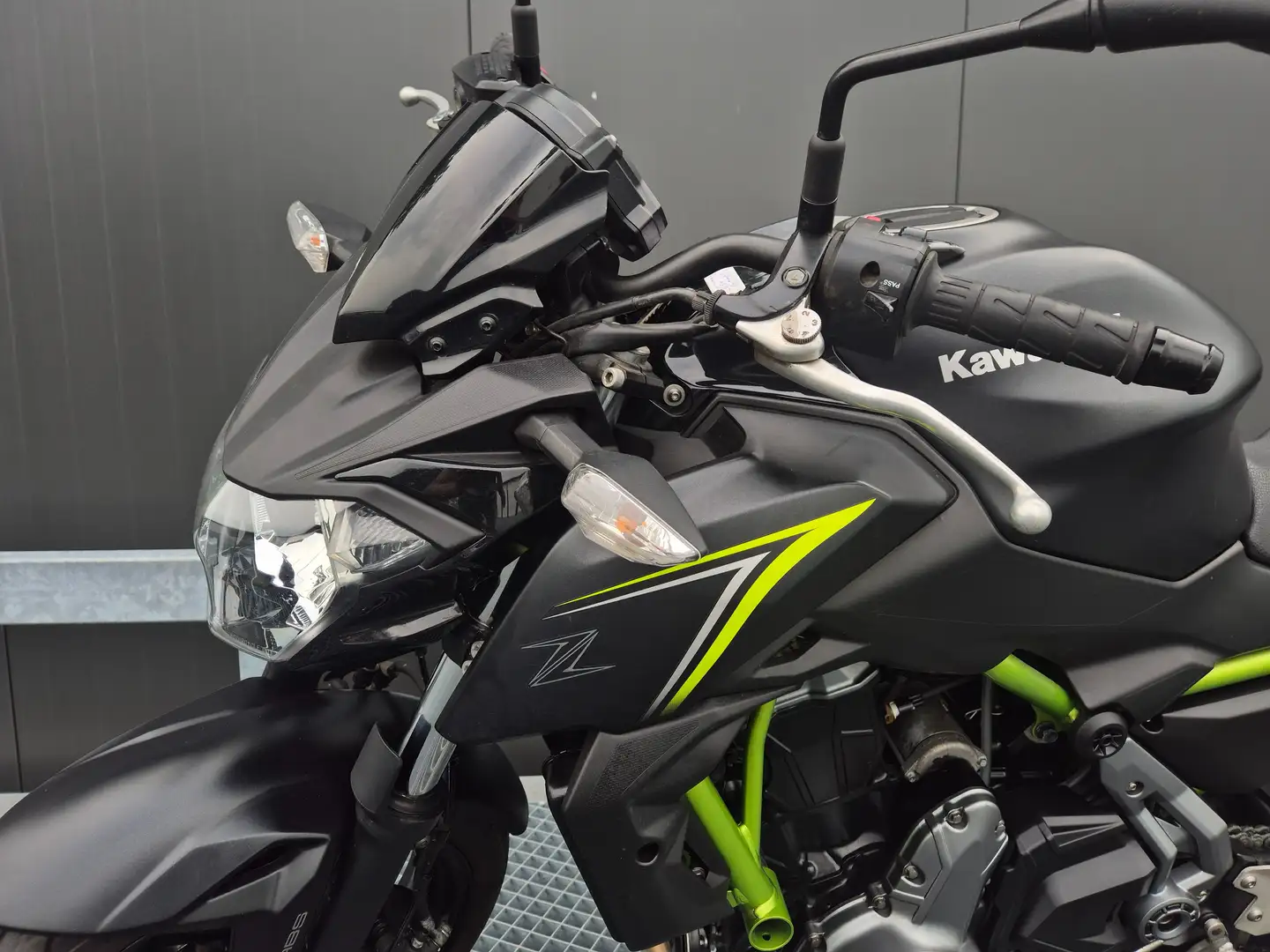 Kawasaki Z 650 Zwart - 2