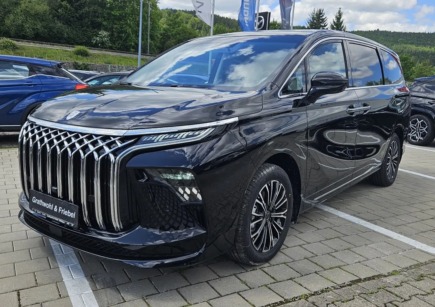 DFSK Forthing 9 HEV 1.5-T DHT 7-Sitzer Noir - 1