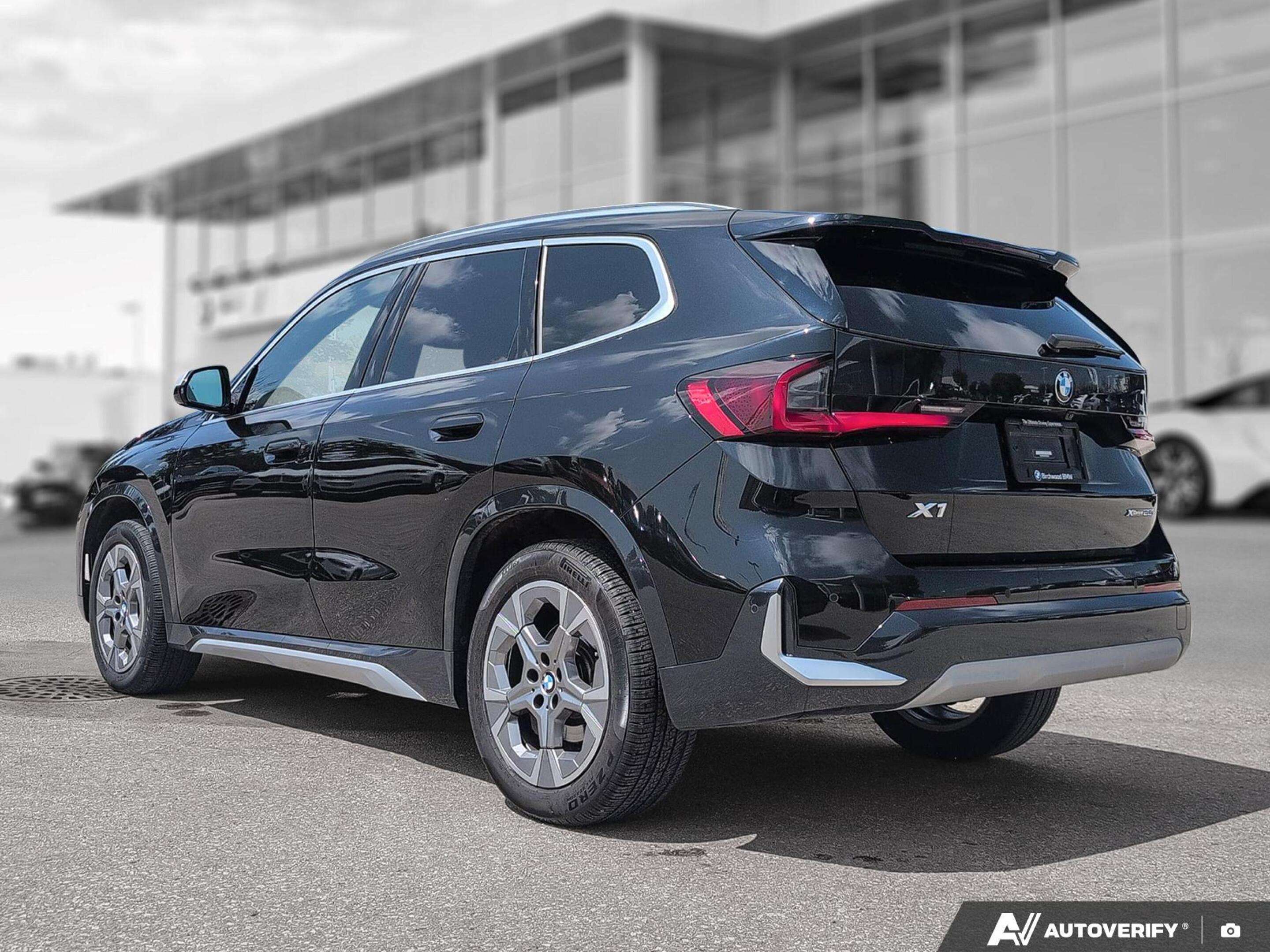 2023 BMW X1 xDrive28i Premium Essential | X-Line Package | Loc — снимка 1