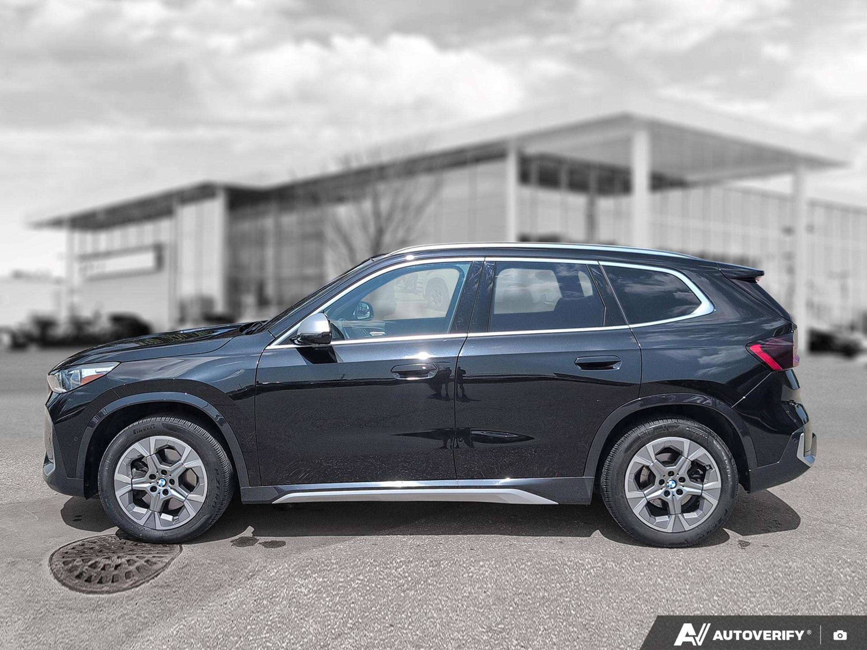 2023 BMW X1 xDrive28i Premium Essential | X-Line Package | Loc — снимка 1