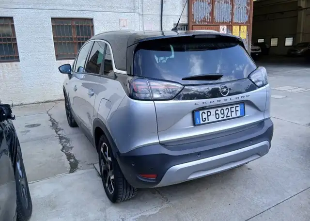 Opel Crossland view 3