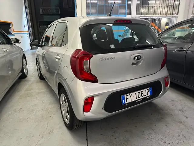 Kia Picanto view 2