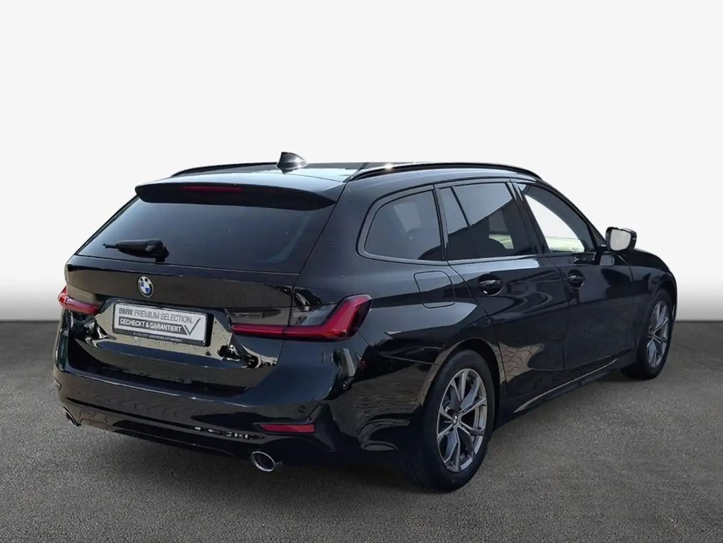 BMW 320 i Touring Aut. Sport Line Zwart - 2