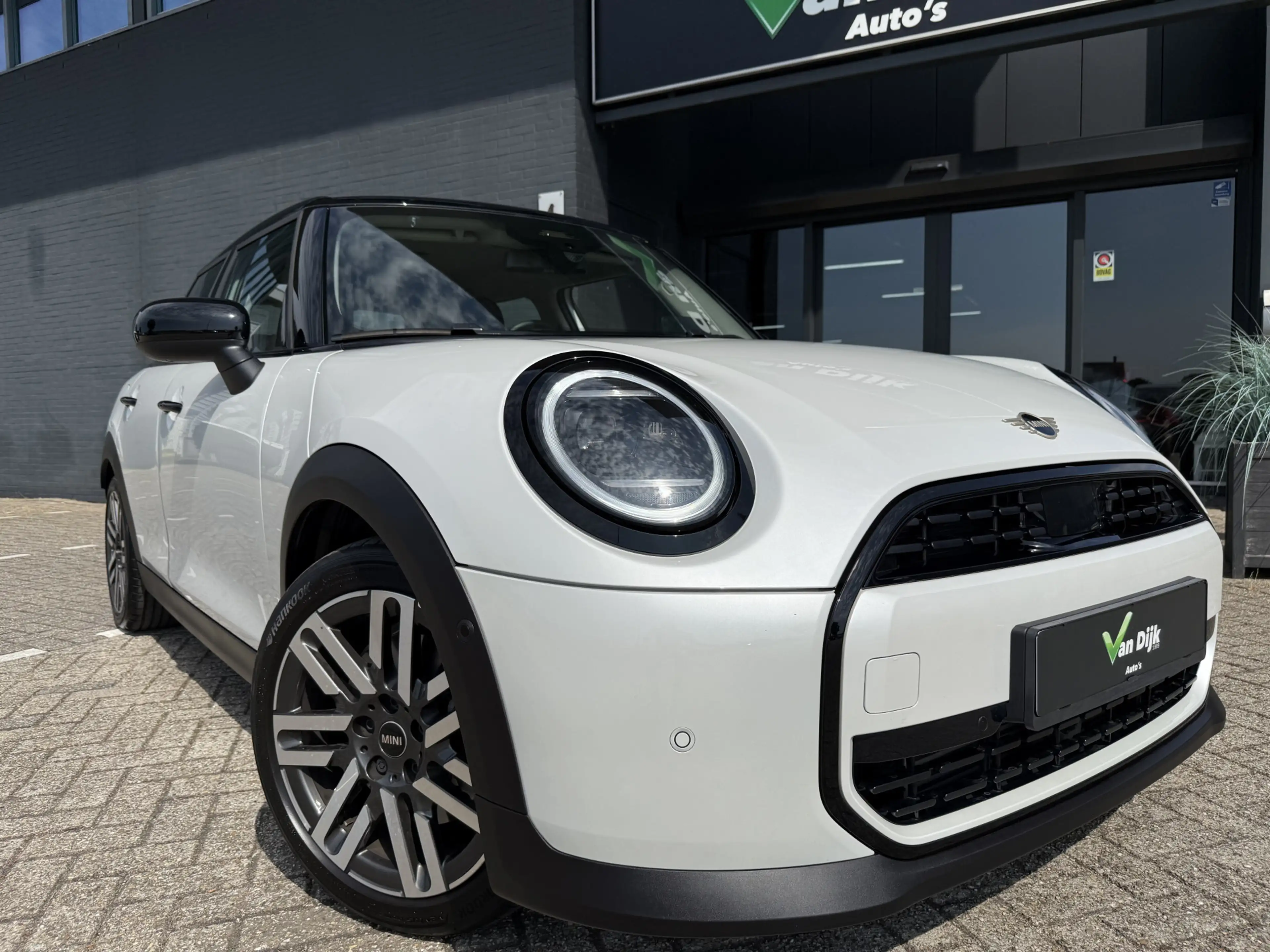 MINI Cooper C 5-Deurs 1.5 Classic S Navi Camera Pdc Head-Up Alar — photo 6