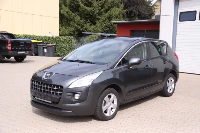 Peugeot 3008 Sport Automatik | Panorama | AHK | HU neu