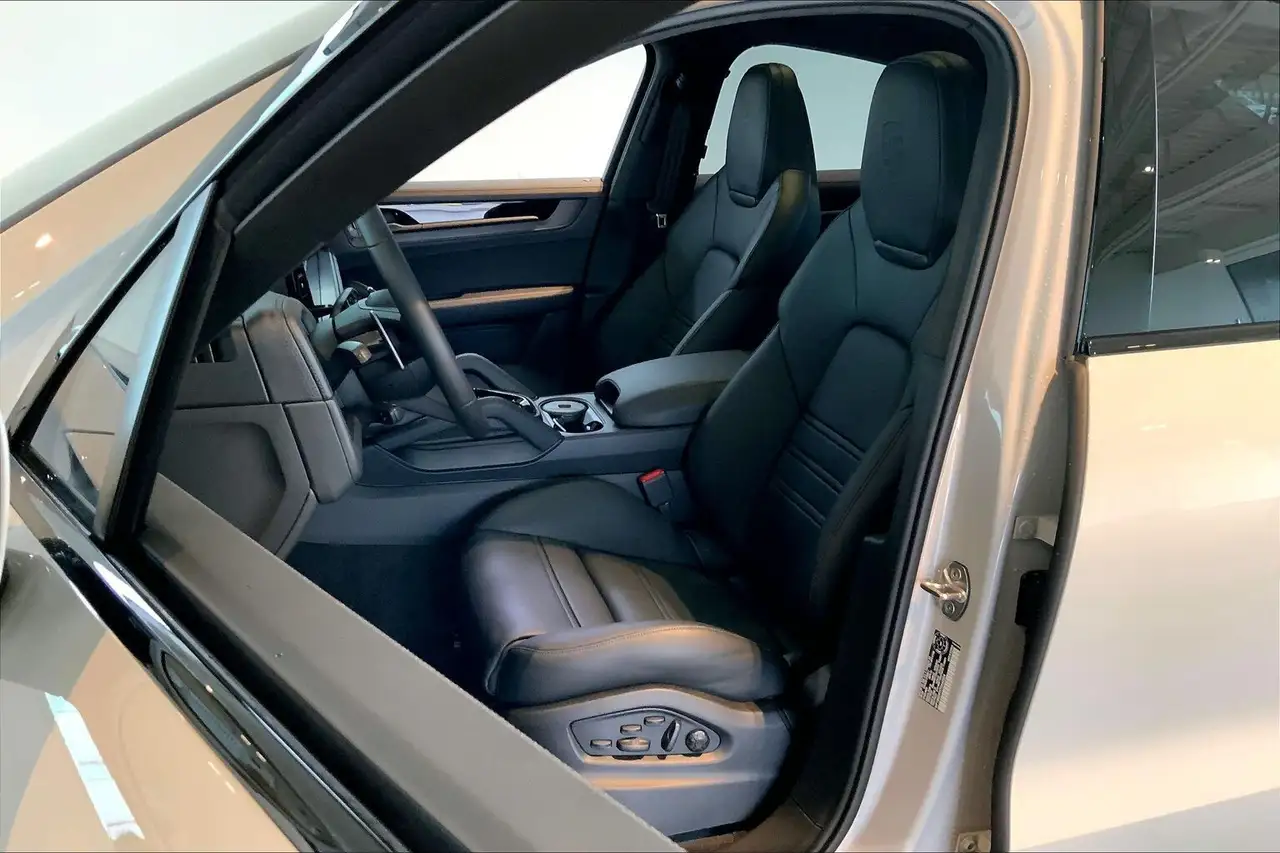Porsche Cayenne снимка Porsche Cayenne