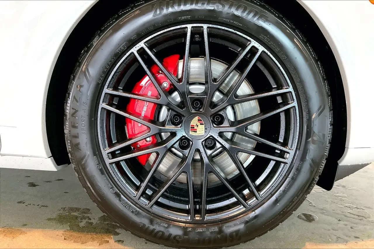 Porsche Cayenne снимка Porsche Cayenne
