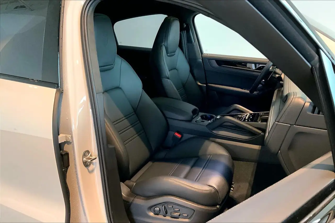 Porsche Cayenne снимка Porsche Cayenne