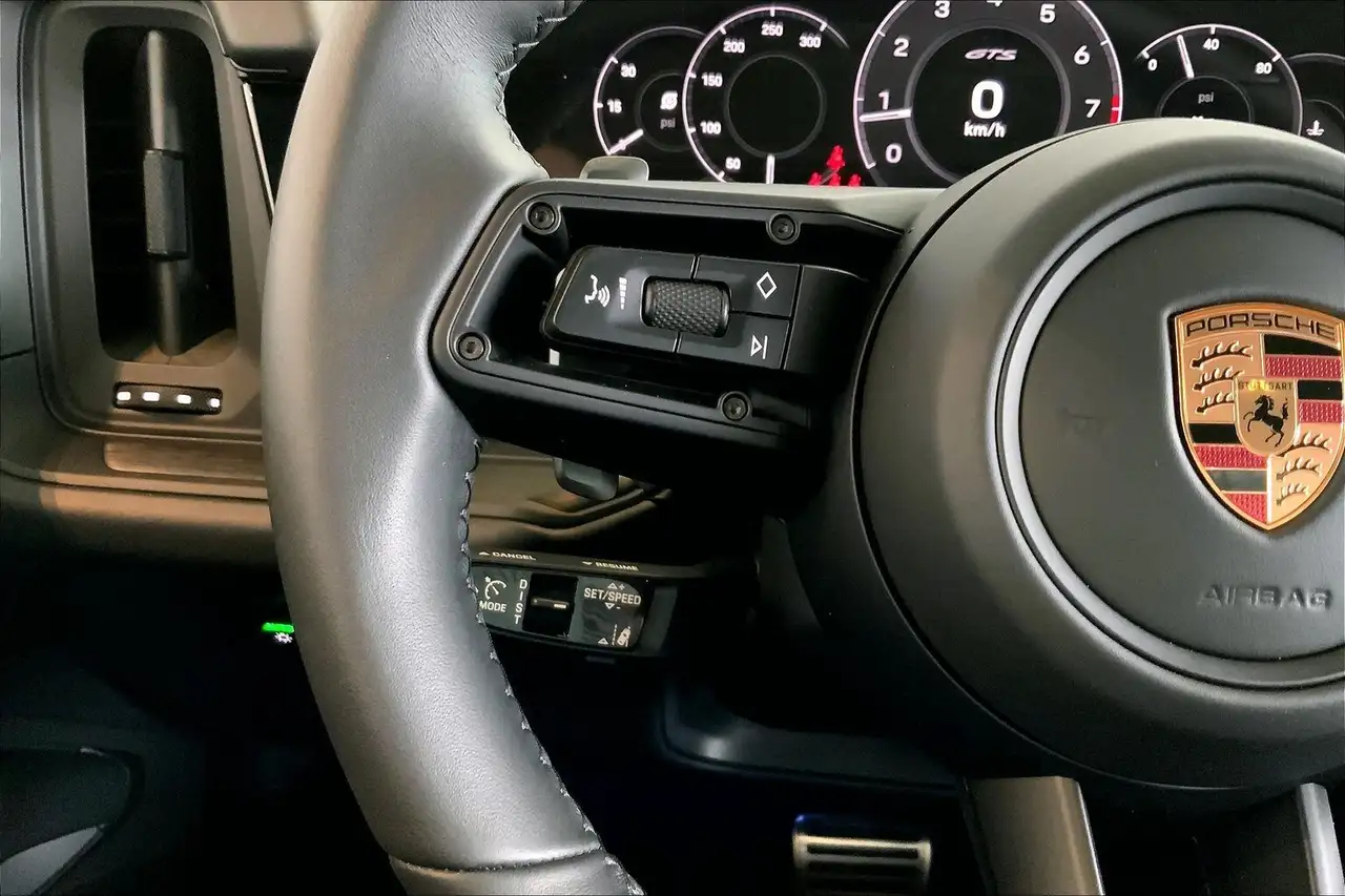 Porsche Cayenne снимка Porsche Cayenne