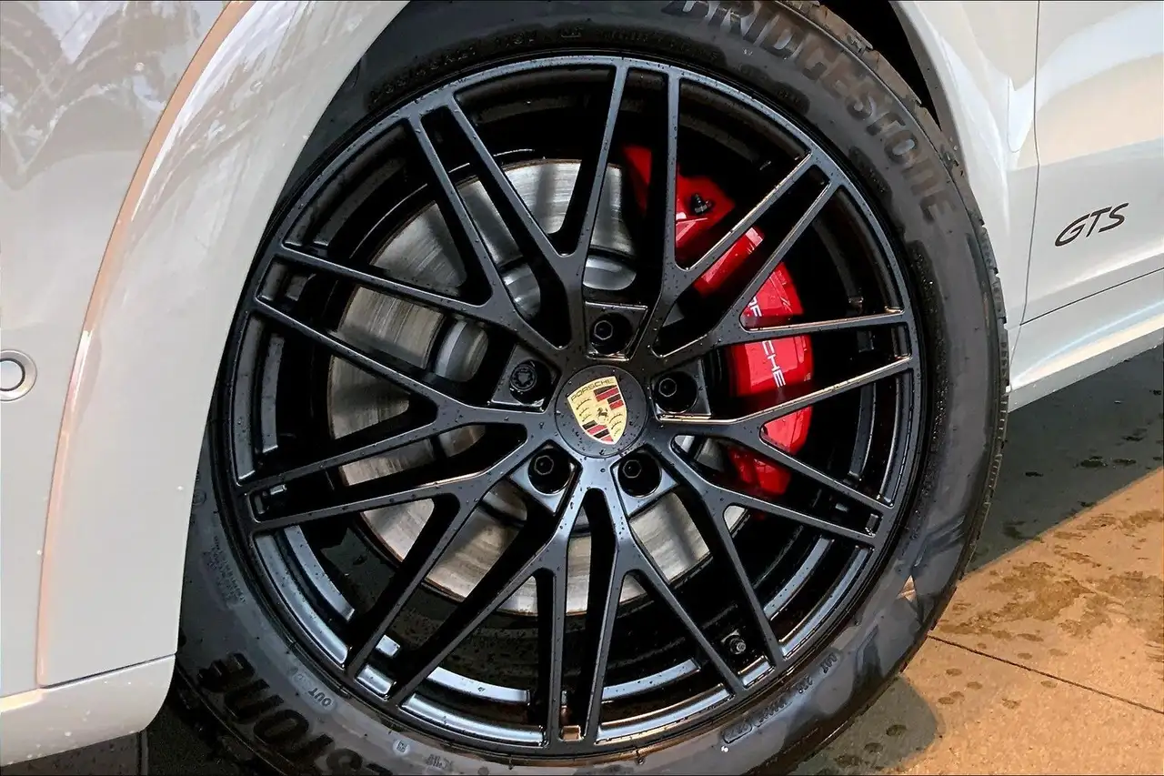Porsche Cayenne снимка Porsche Cayenne