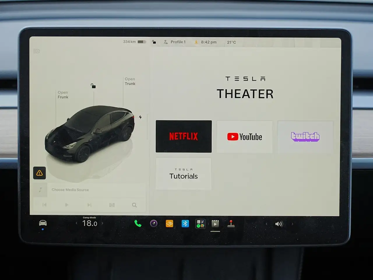 Tesla Model Y снимка Tesla Model Y