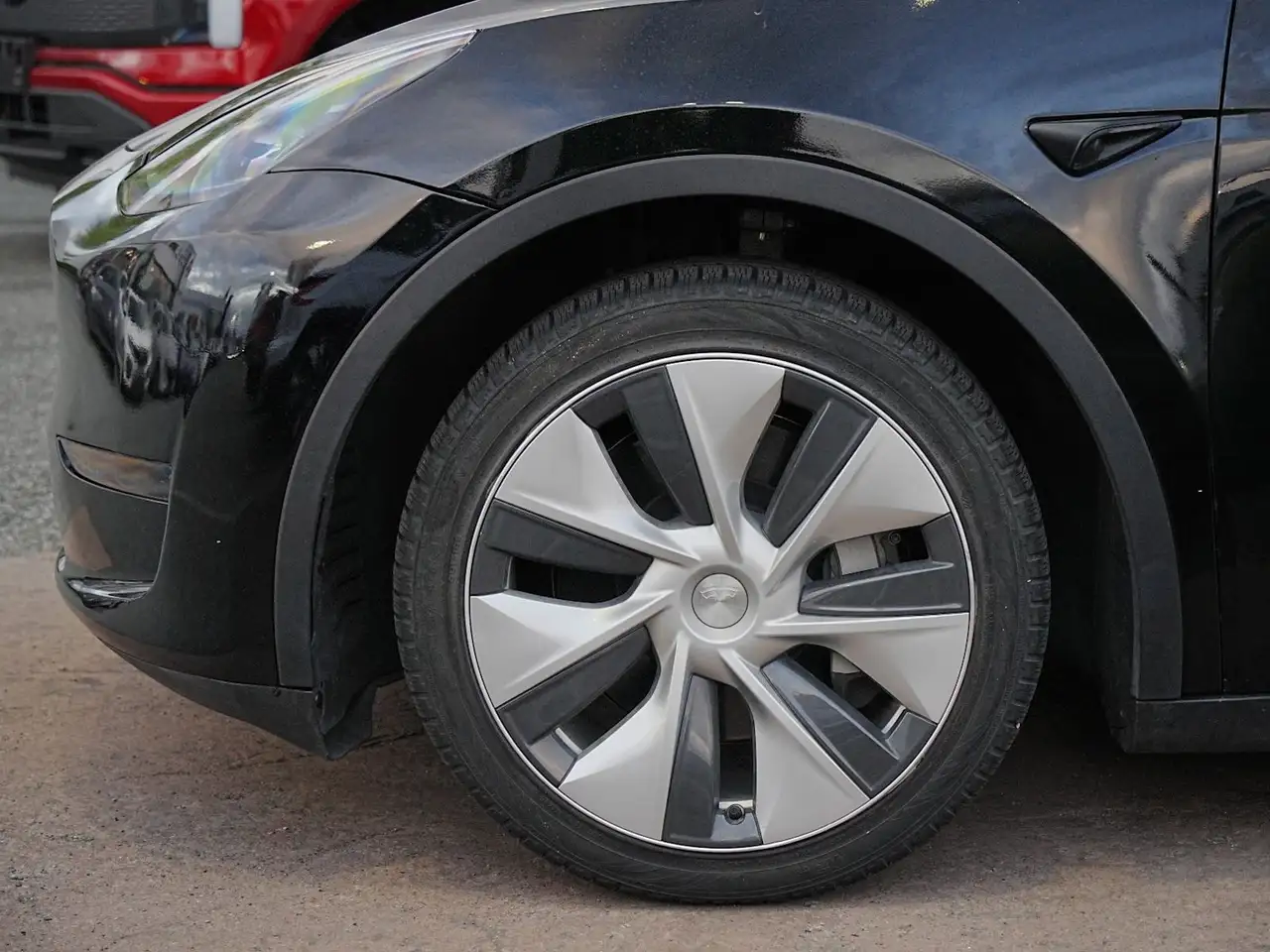 Tesla Model Y снимка Tesla Model Y