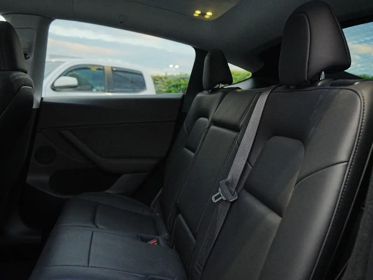 Tesla Model Y снимка Tesla Model Y