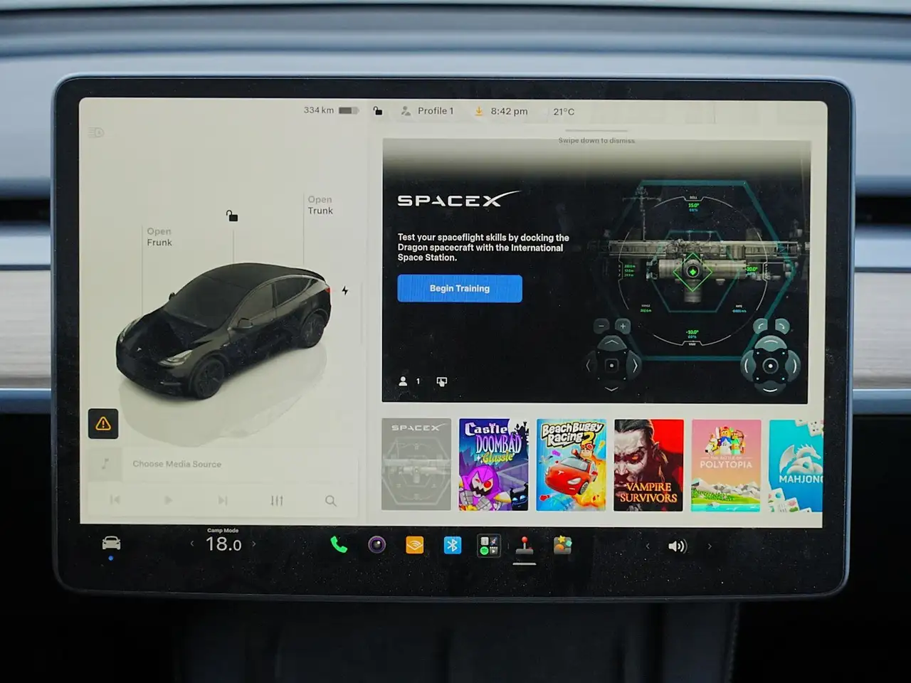 Tesla Model Y снимка Tesla Model Y