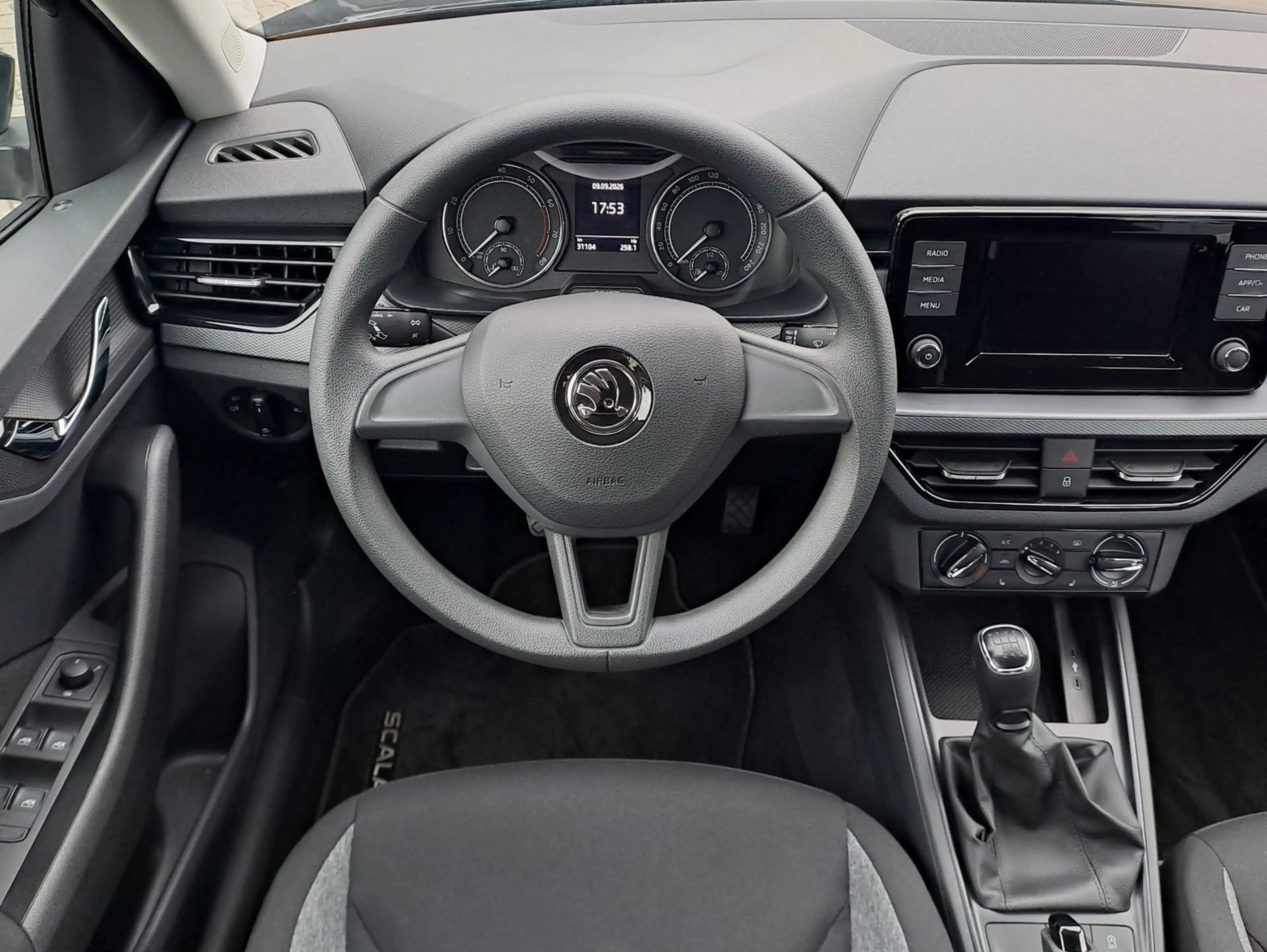 Skoda Scala 1.0 TSI Cool Plus — photo 10