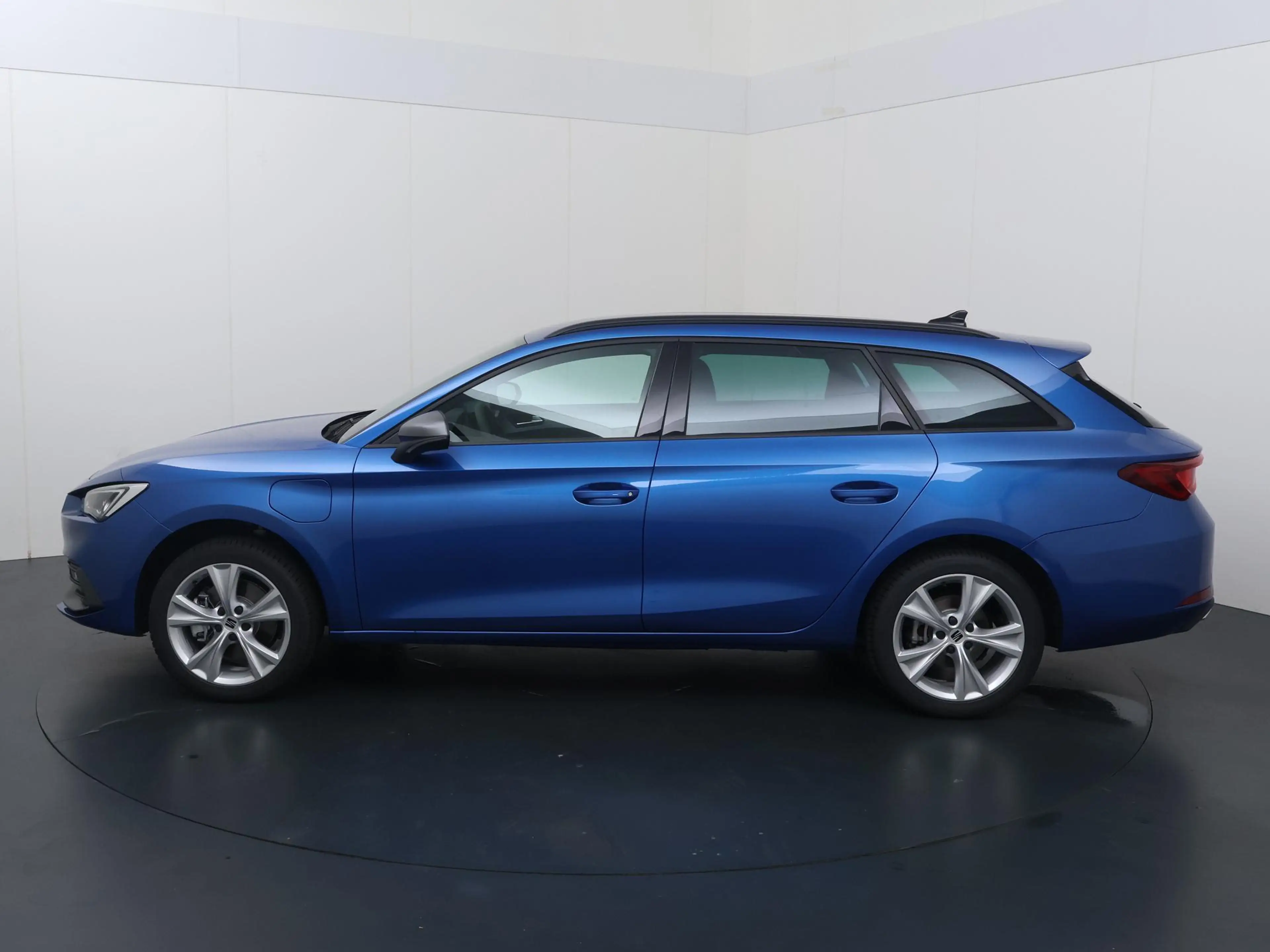 SEAT Leon e-Hybrid Sportstourer 1.5 TSI 204pk DSG FR Business | LED M — photo 2