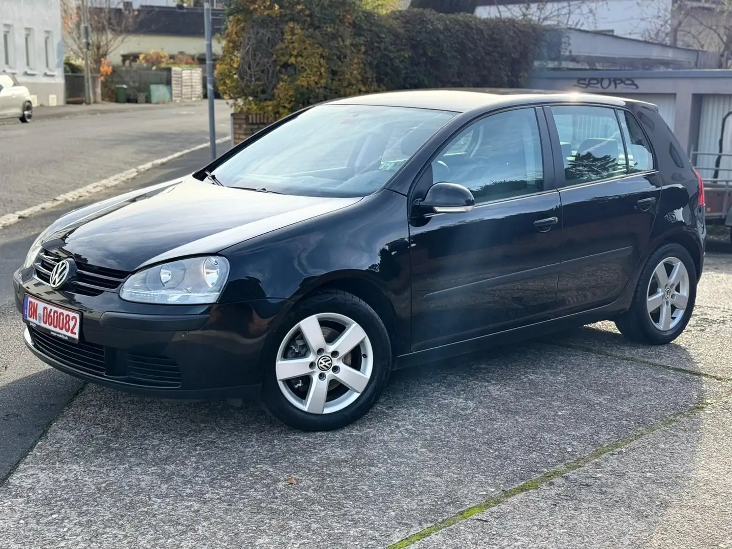 Volkswagen Golf V Lim. Trendline Schwarz - 1
