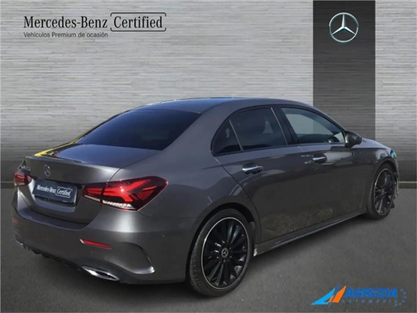 Mercedes-Benz A 200 d Sedán - 2
