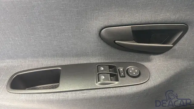 Lancia Ypsilon view 13