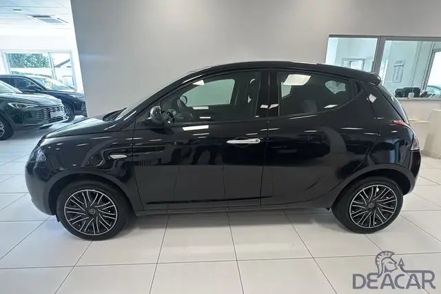 Lancia Ypsilon view 3