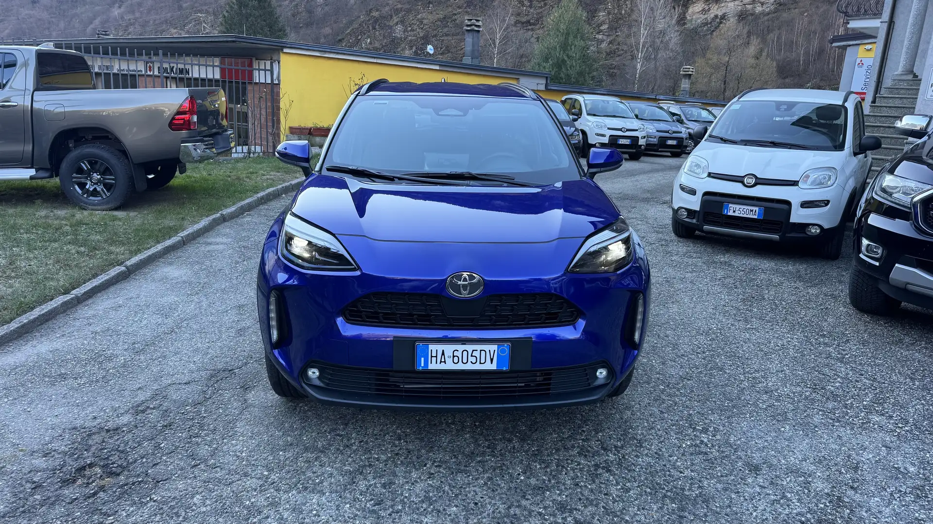 Toyota Yaris Cross Yaris Cross 1.5h Trend fwd 130cv e-cvt Blauw - 2