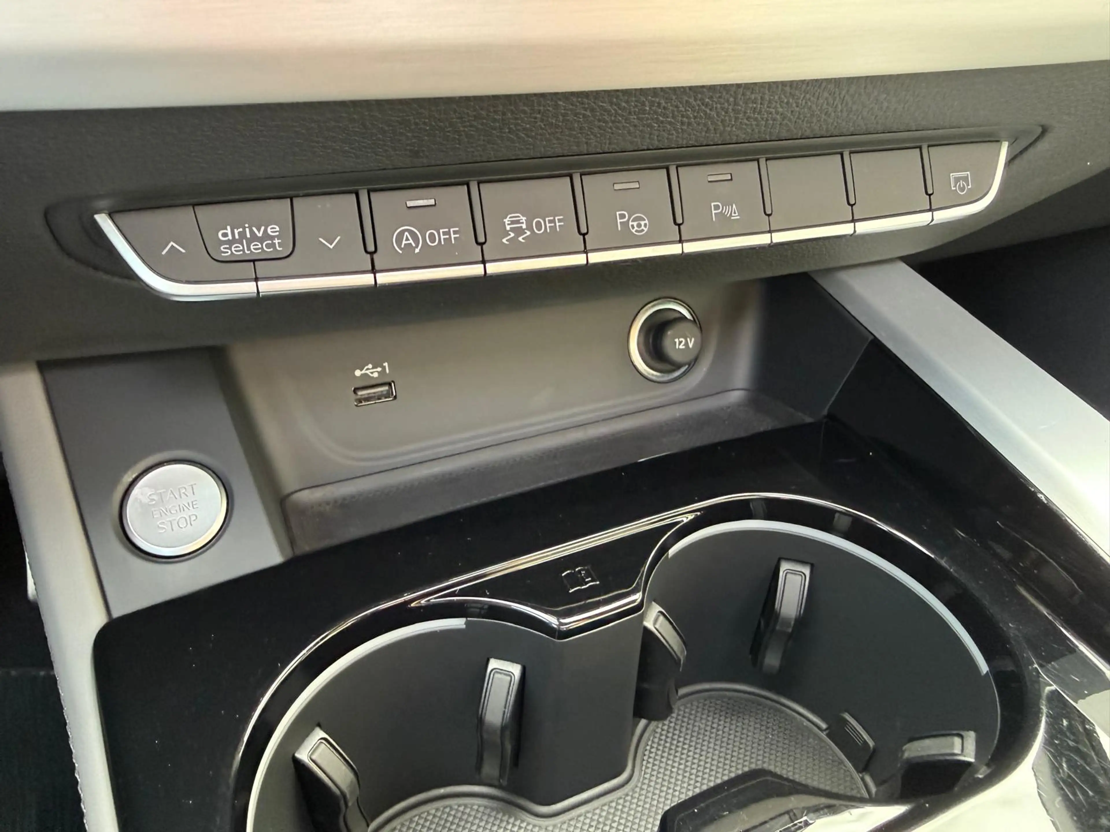 Audi A4 Avant 40 TFSI 204PK S-Line S edition Competition 1 — photo 45