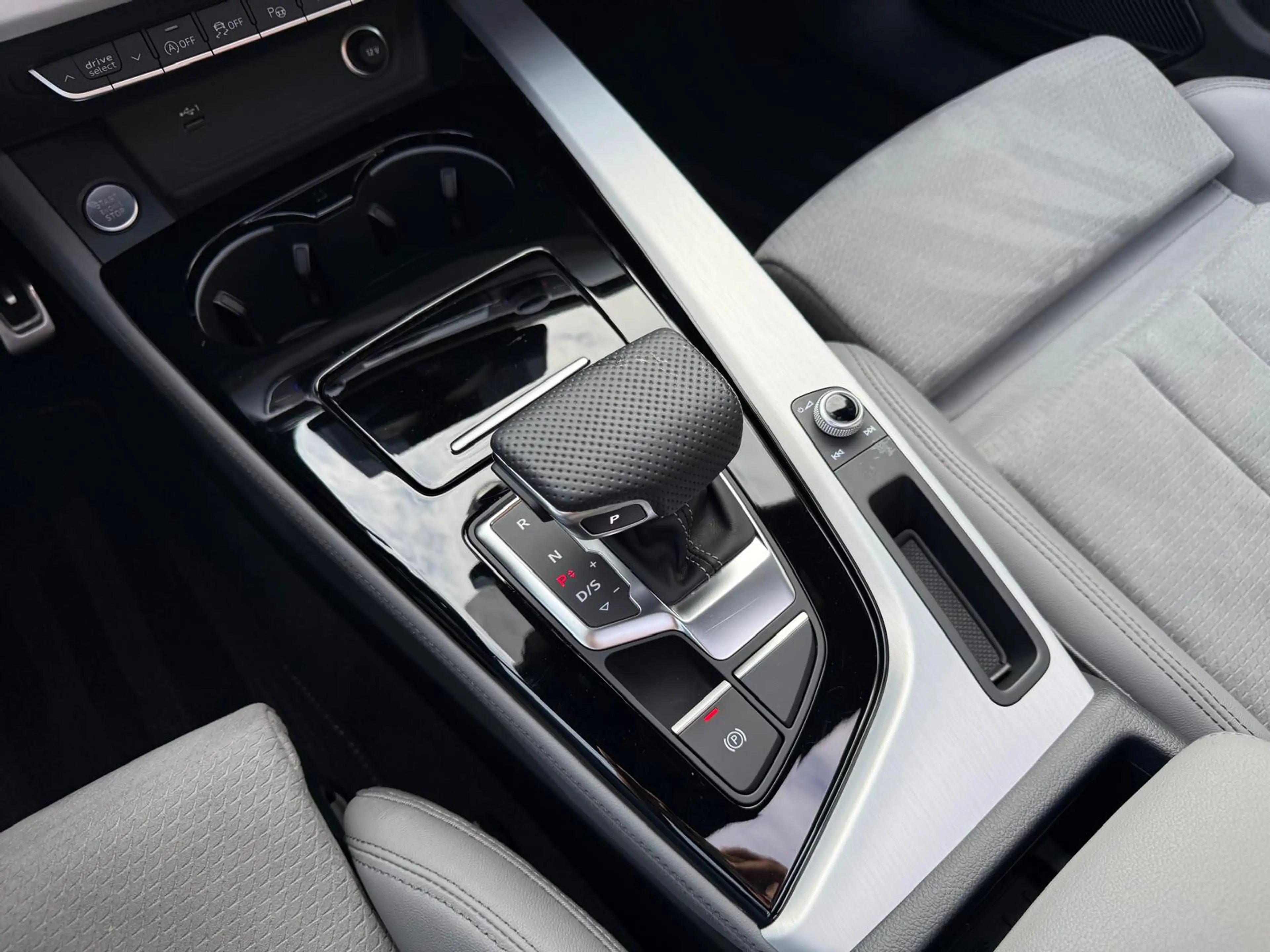 Audi A4 Avant 40 TFSI 204PK S-Line S edition Competition 1 — photo 47