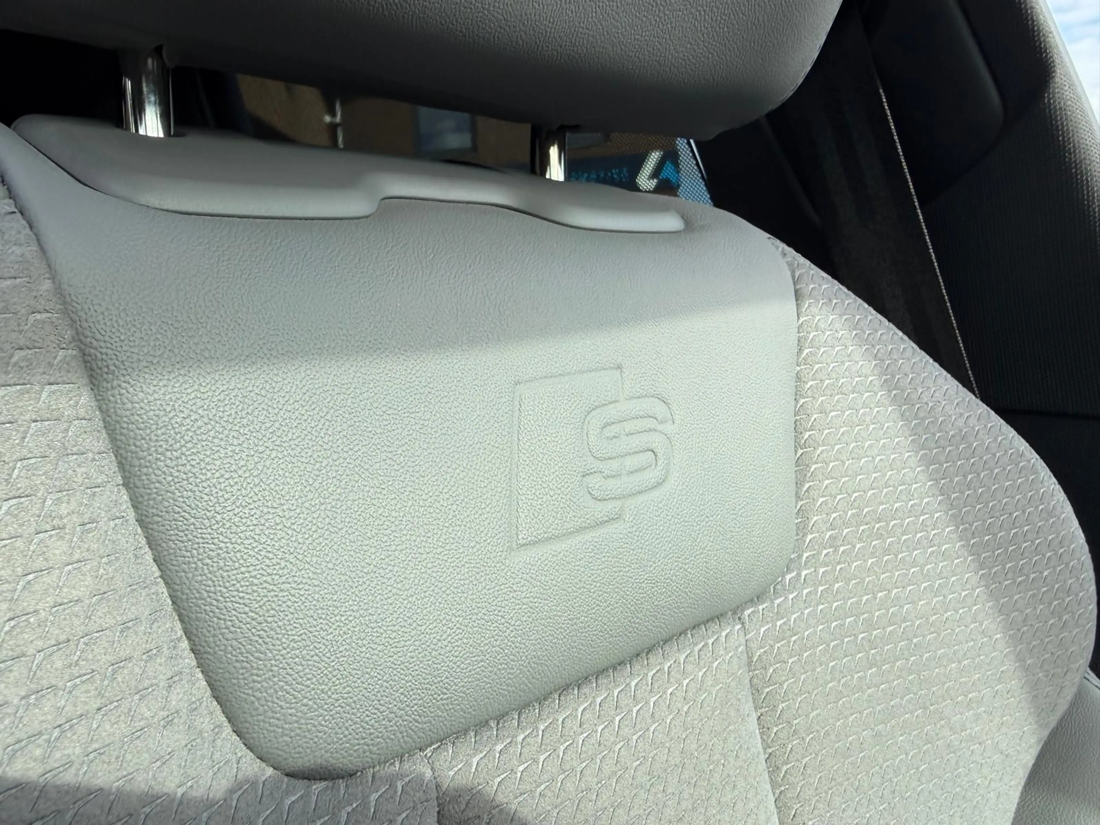 Audi A4 Avant 40 TFSI 204PK S-Line S edition Competition 1 — photo 32